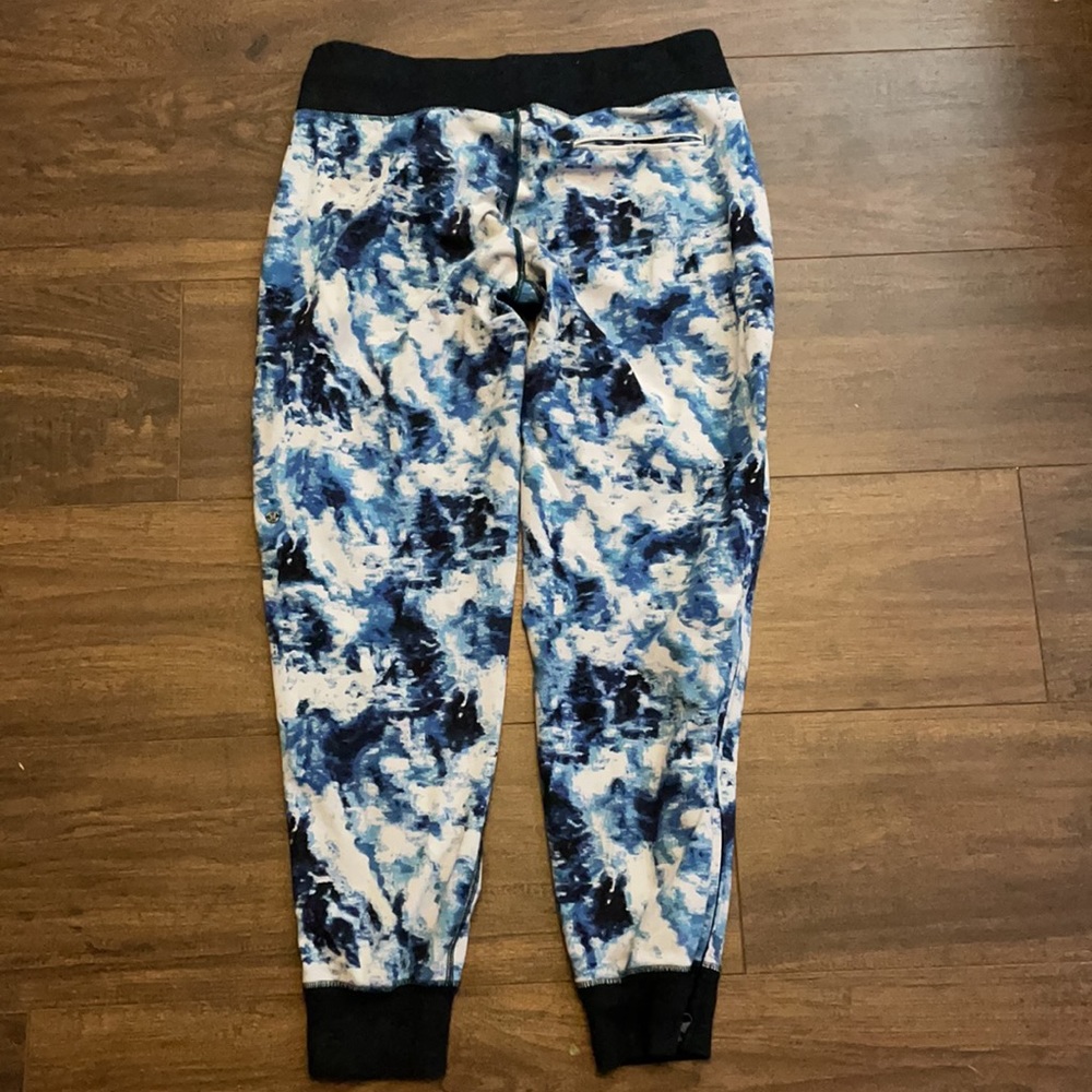 Lululemon No Sweat Pant in Silver & Navy Blue - Picture 12 of 14
